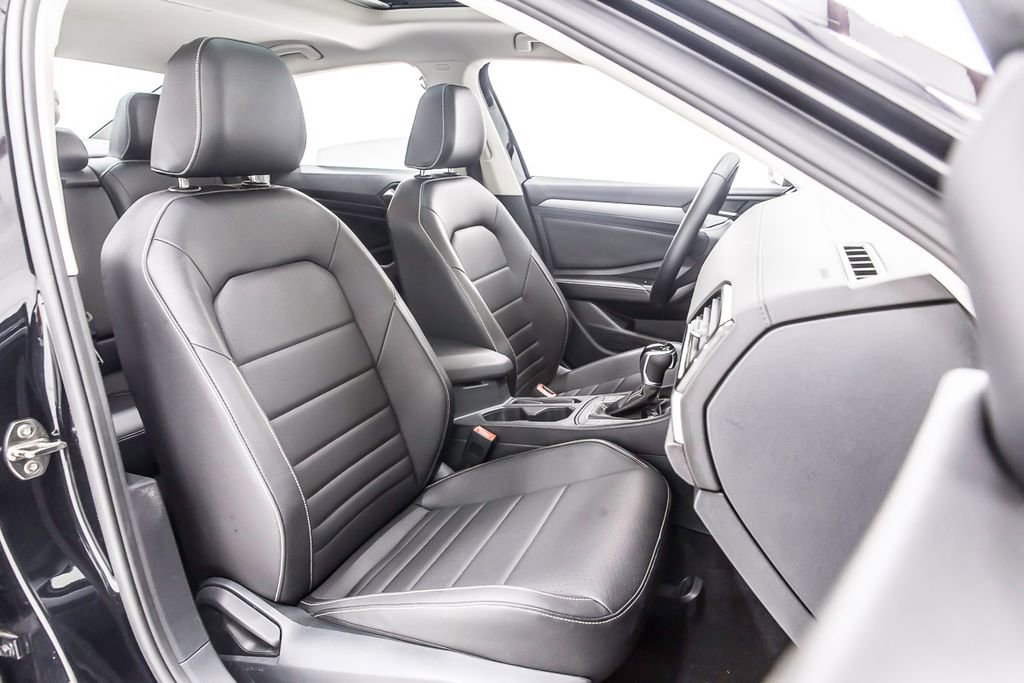Used 2024 Volkswagen Jetta SE FWD image 33