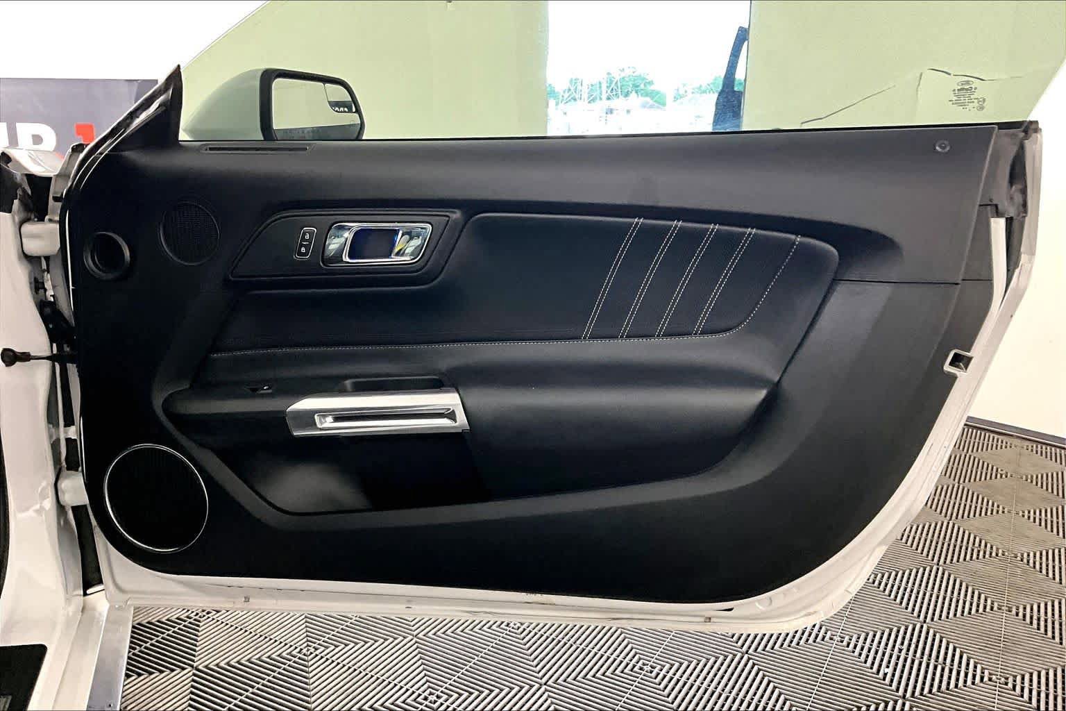 Used 2017 Ford Mustang Premium RWD image 20