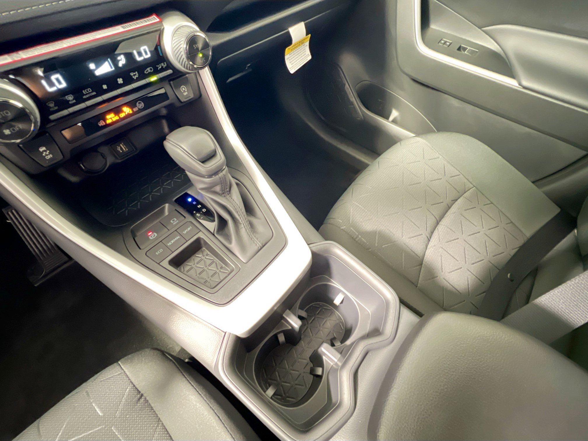 Used 2025 Toyota RAV4 XLE w/ Convenience Package FWD image 26