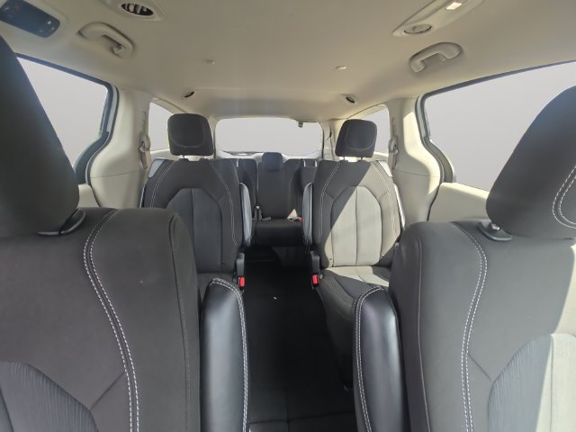 Used 2023 Chrysler Voyager LX FWD image 17