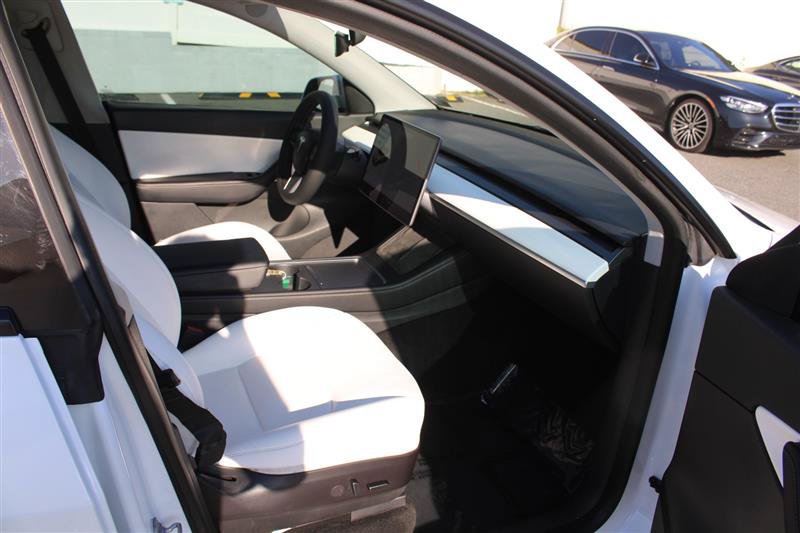 Used 2022 Tesla Model Y Long Range AWD/4WD image 11