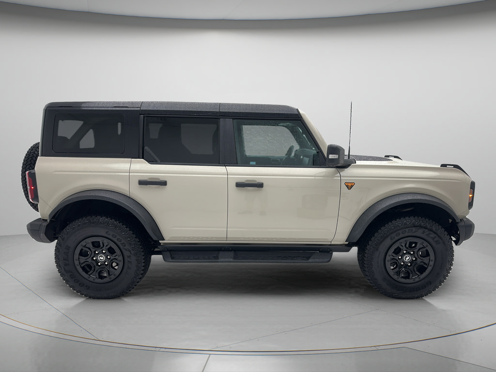 Used 2025 Ford Bronco Badlands AWD/4WD image 4