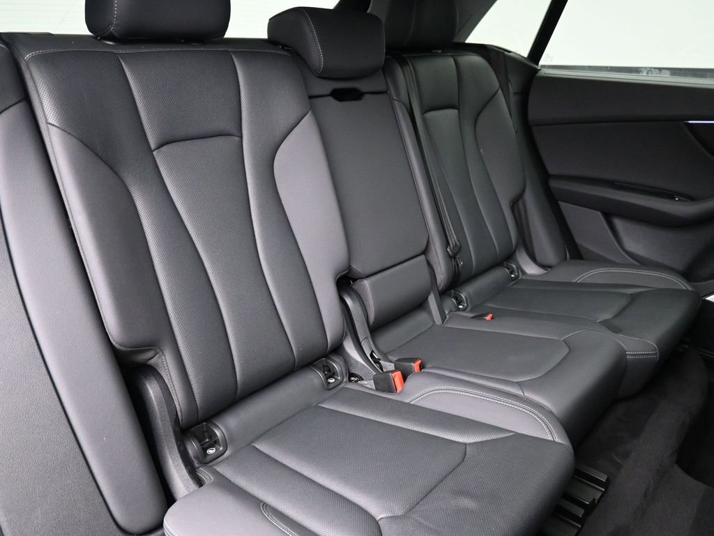 Used 2021 Audi Q8 Prestige w/ Prestige Package image 23