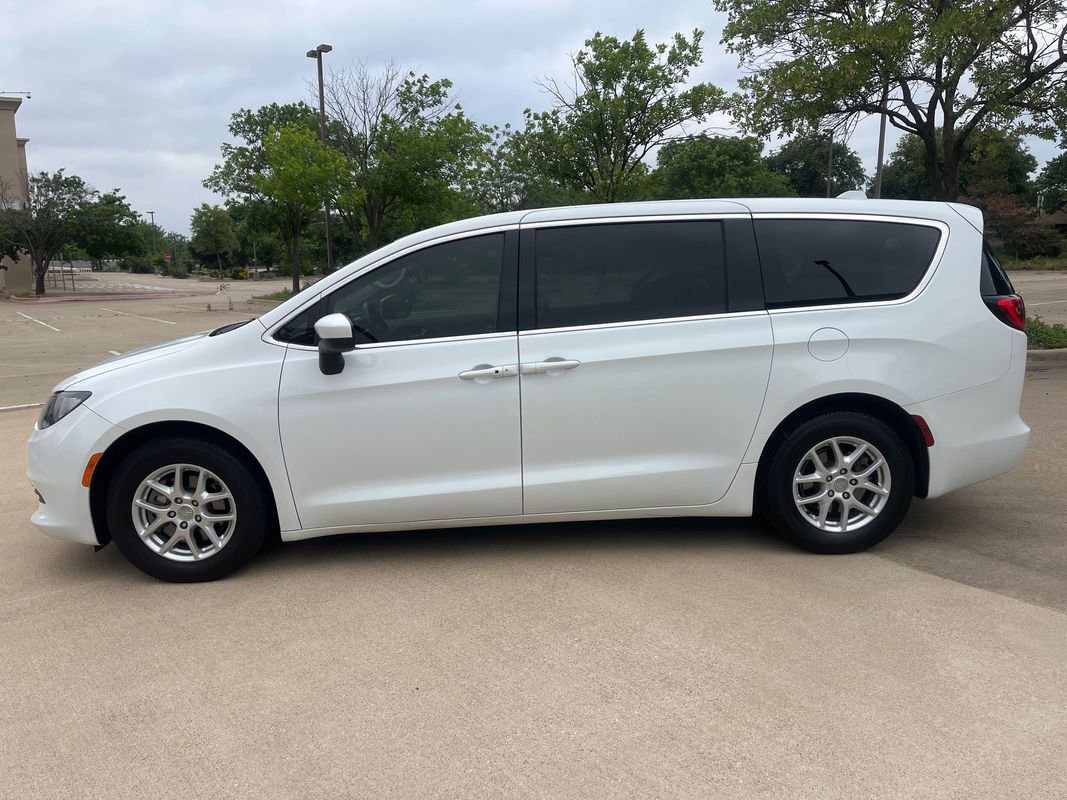 Used 2020 Chrysler Voyager LX w/ Cold Weather Group image 6