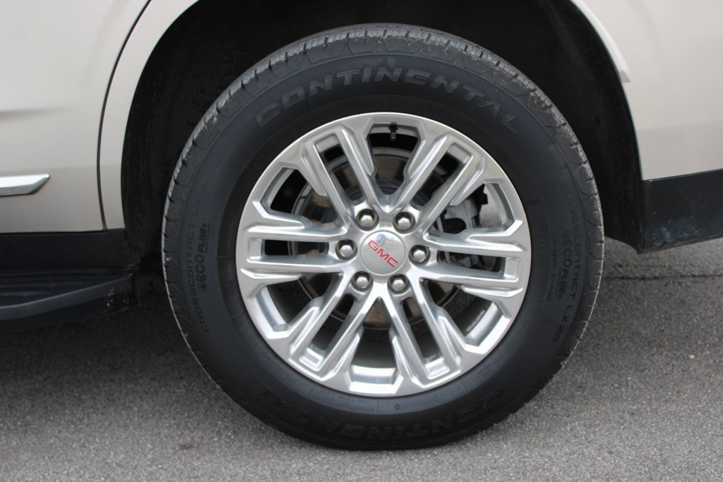 Used 2023 GMC Yukon SLT w/ SLT Luxury Package image 42