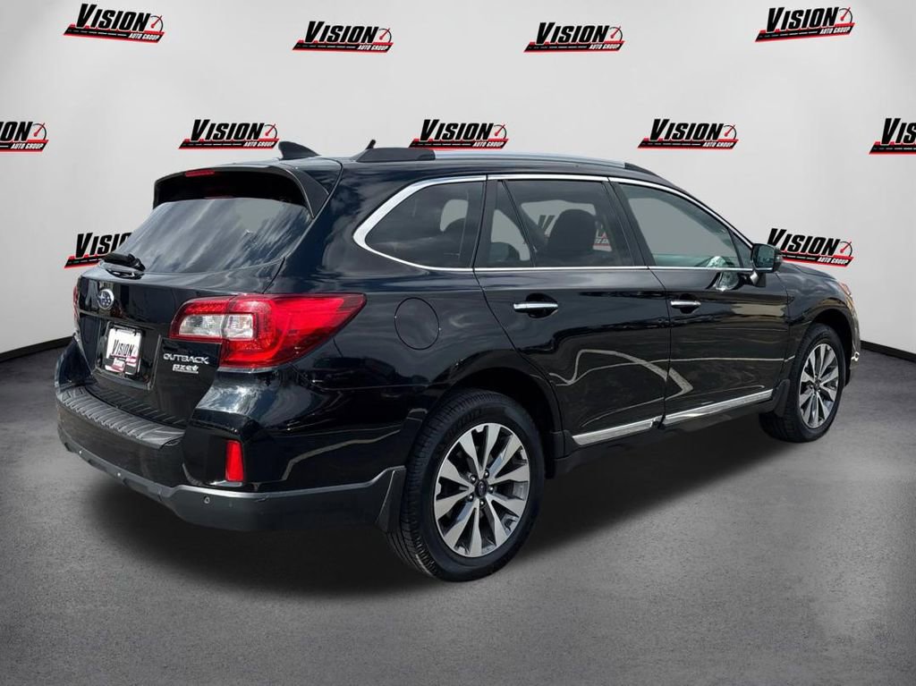 Used 2017 Subaru Outback 2.5i Touring image 5