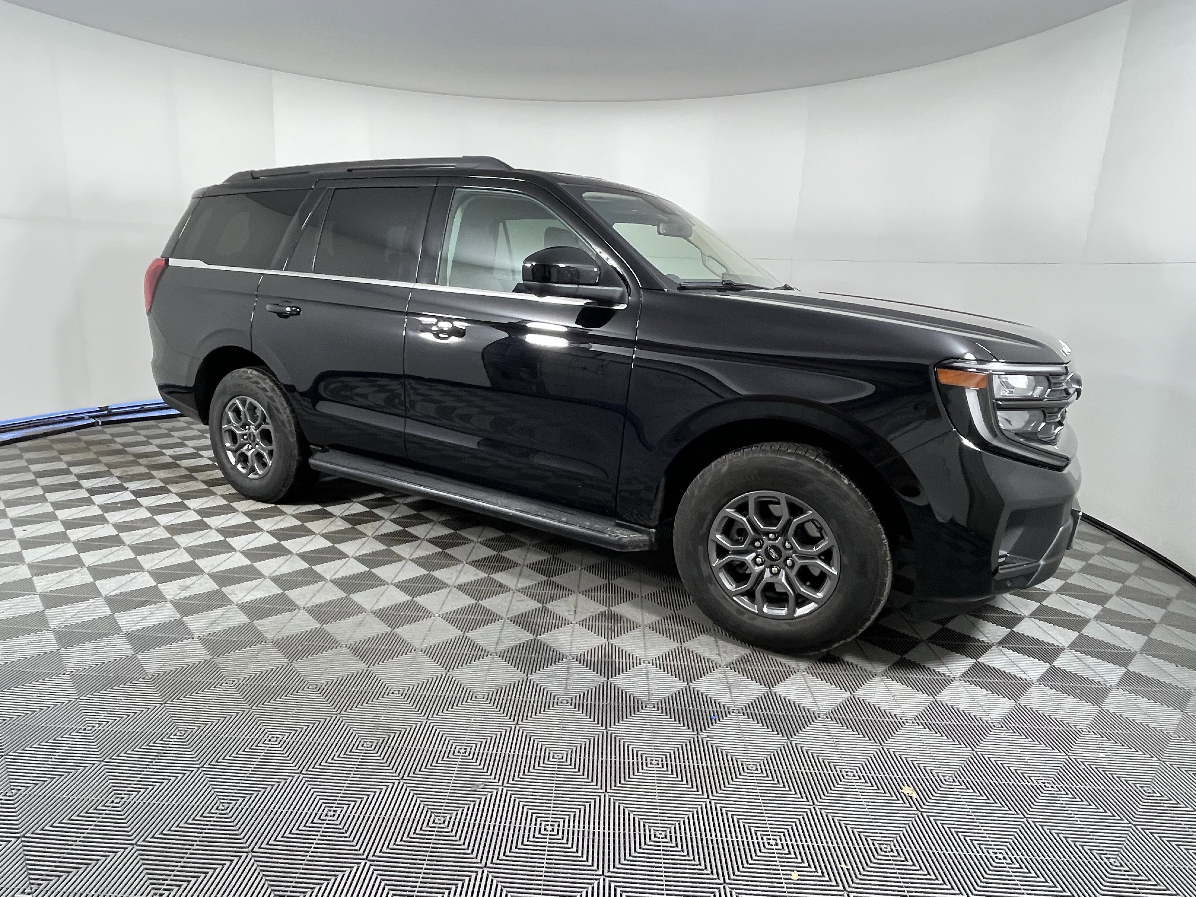 Used 2025 Ford Expedition Active image 7