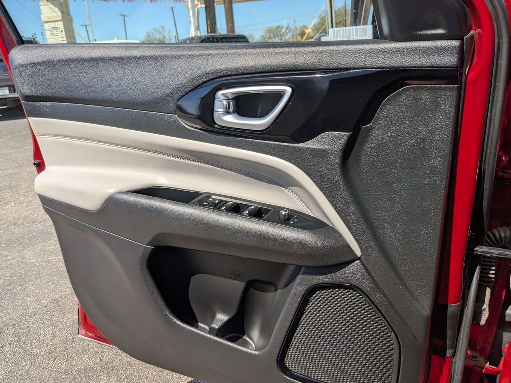 Used 2025 Jeep Compass Limited image 15