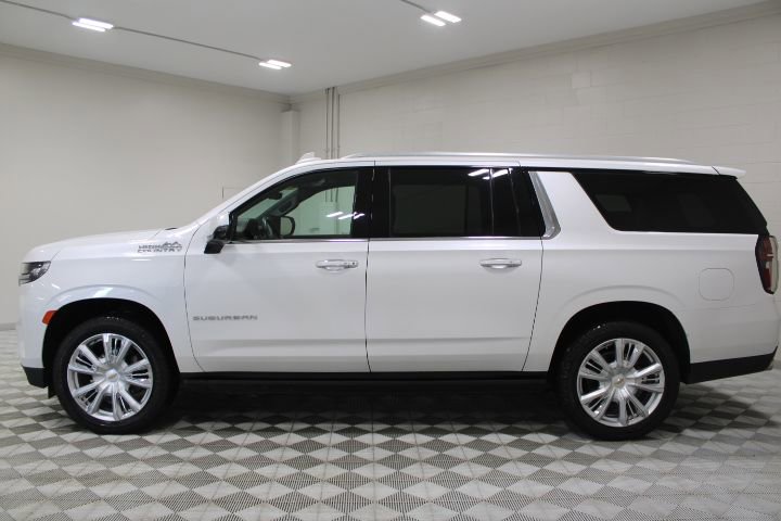 Used 2023 Chevrolet Suburban High Country image 9