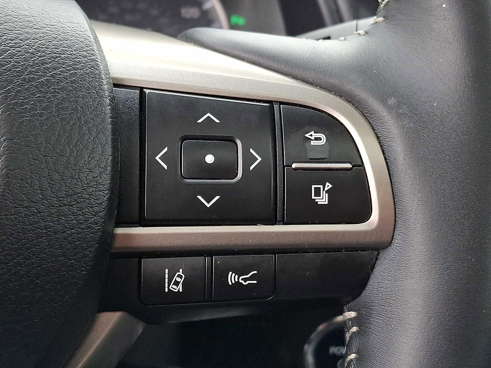 Used 2016 Lexus RX 450h AWD w/ Accessory Package image 20