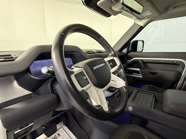 Used 2020 Land Rover Defender 110 SE image 11