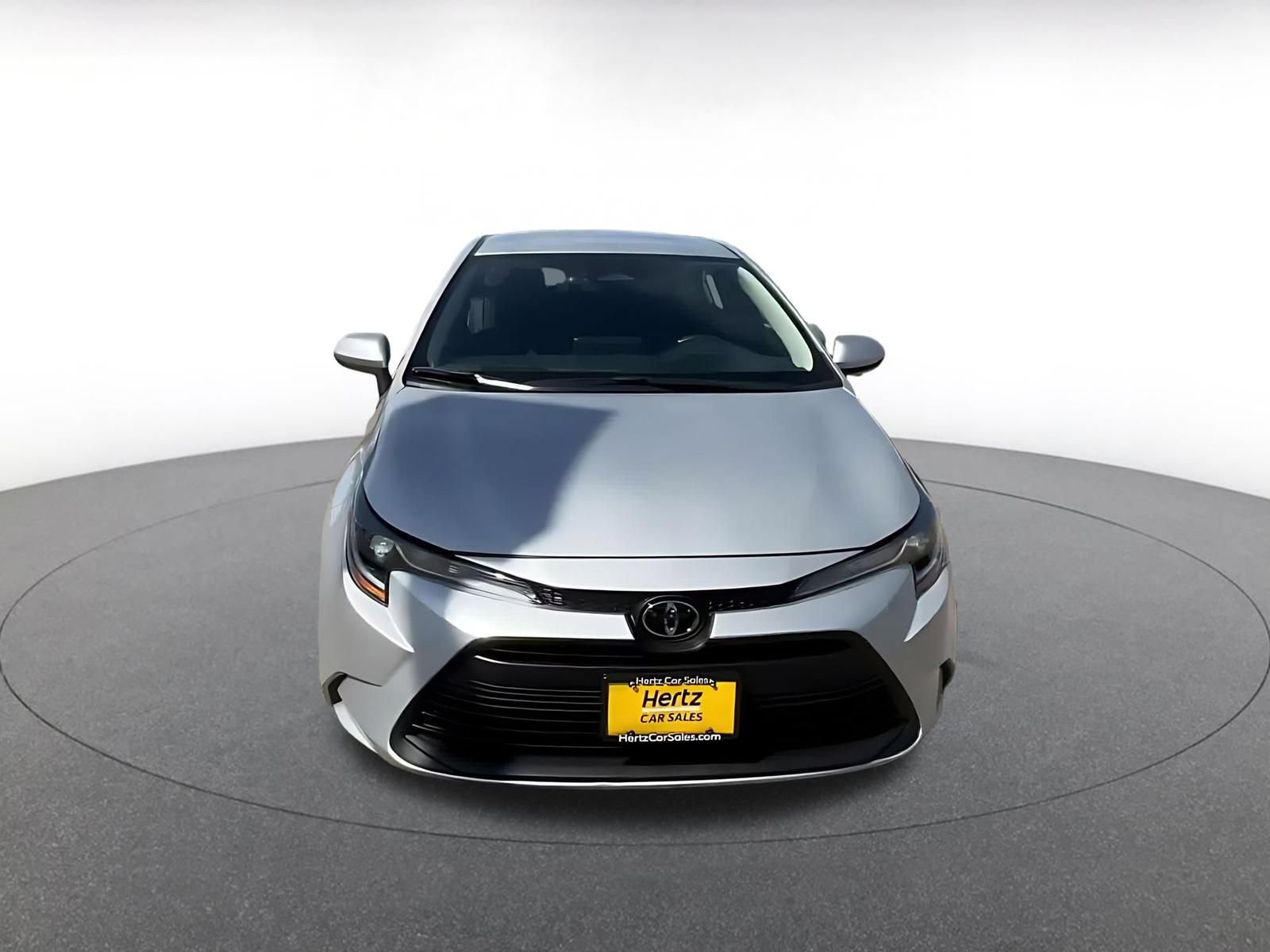 Used 2025 Toyota Corolla LE FWD image 4