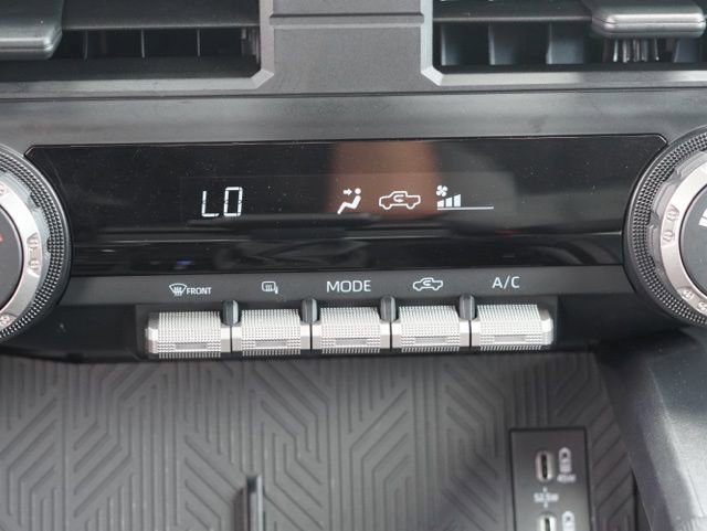 Certified 2025 Toyota Tacoma TRD Off-Road AWD/4WD image 33