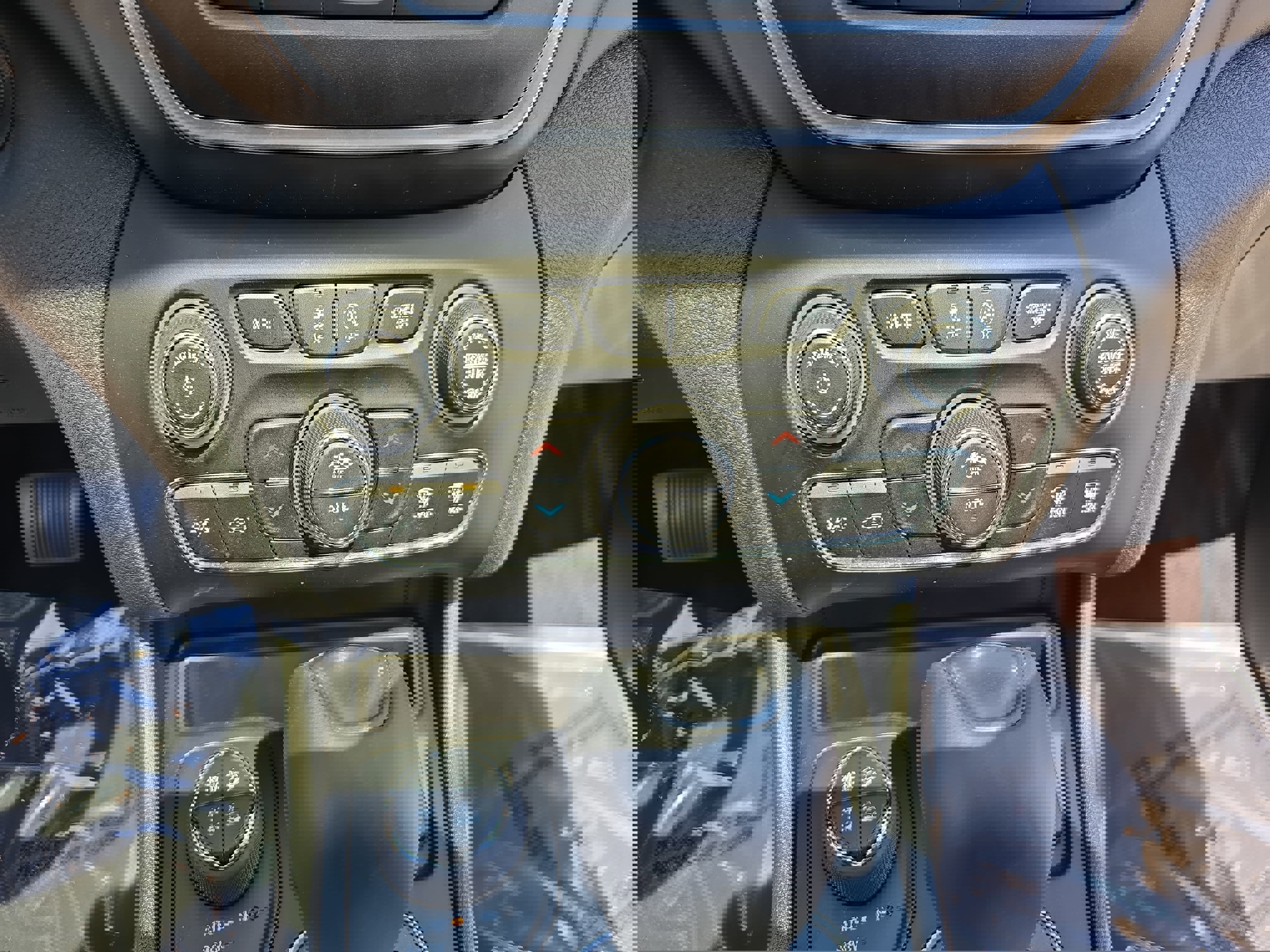 Used 2019 Jeep Cherokee Trailhawk w/ Comfort/Convenience Group image 25