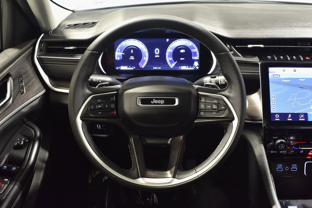 Used 2023 Jeep Grand Cherokee L Limited image 17