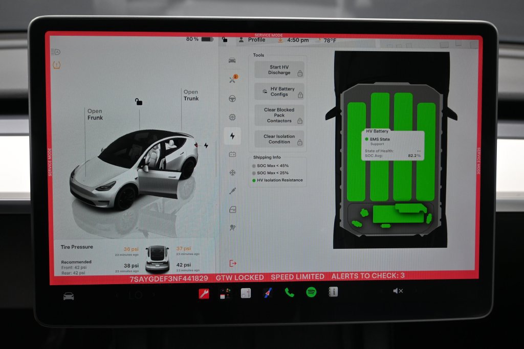 Used 2022 Tesla Model Y Performance AWD/4WD image 14