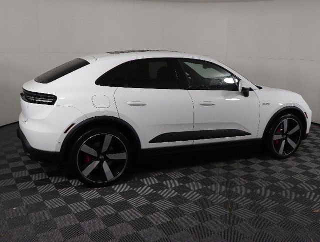 Used 2025 Porsche Macan 4S Electric image 10