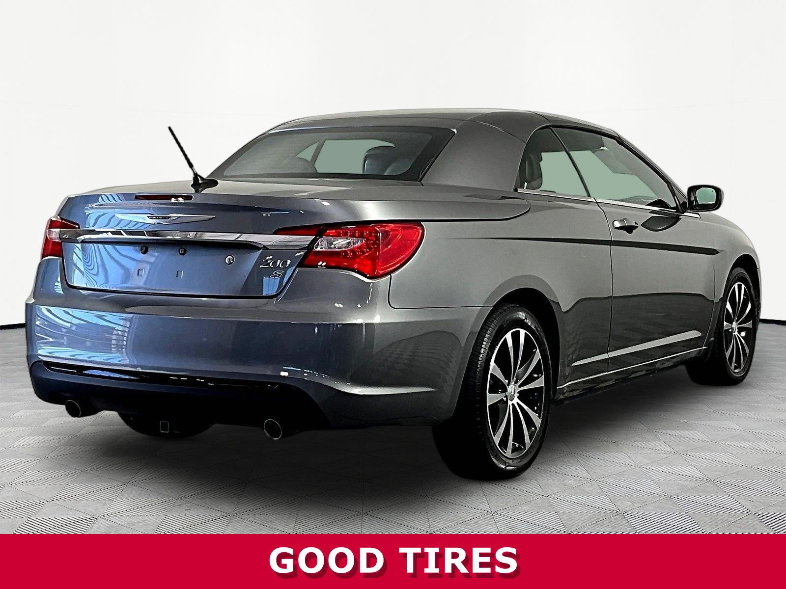 Used 2011 Chrysler 200 S FWD image 6