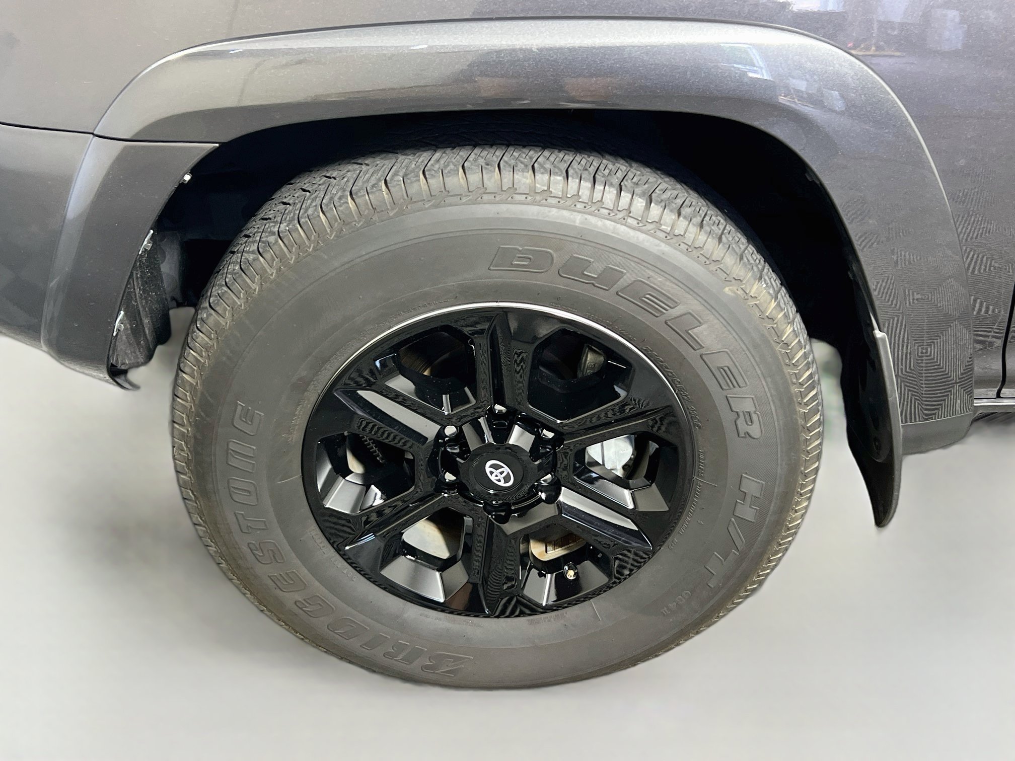 Used 2023 Toyota 4Runner SR5 Premium w/ Moonroof Package RWD image 32