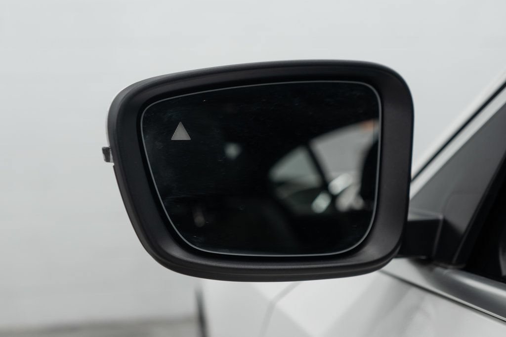 Used 2026 BMW 330i xDrive Sedan AWD/4WD image 42