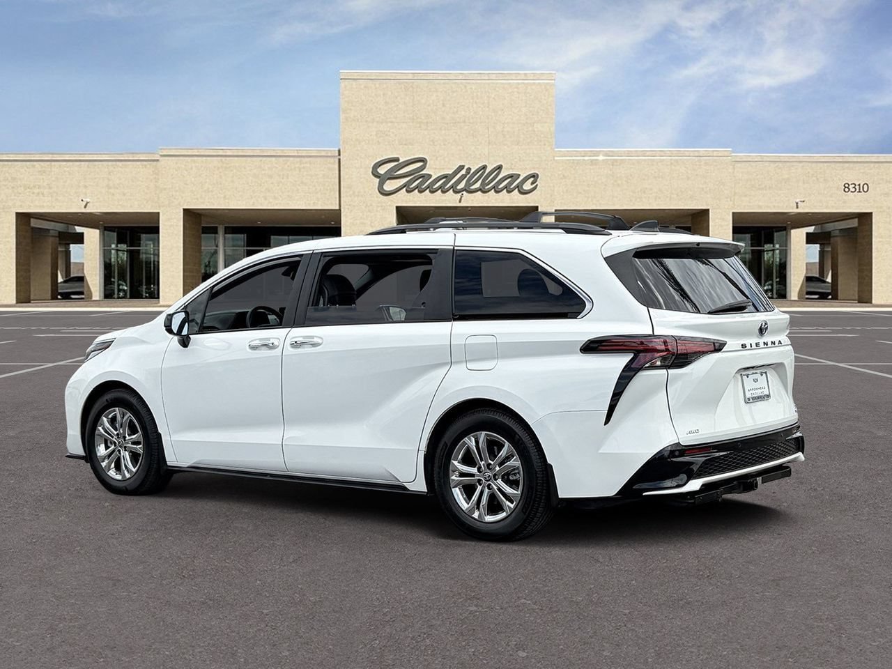Used 2022 Toyota Sienna XSE w/ XSE Plus Package AWD/4WD image 7