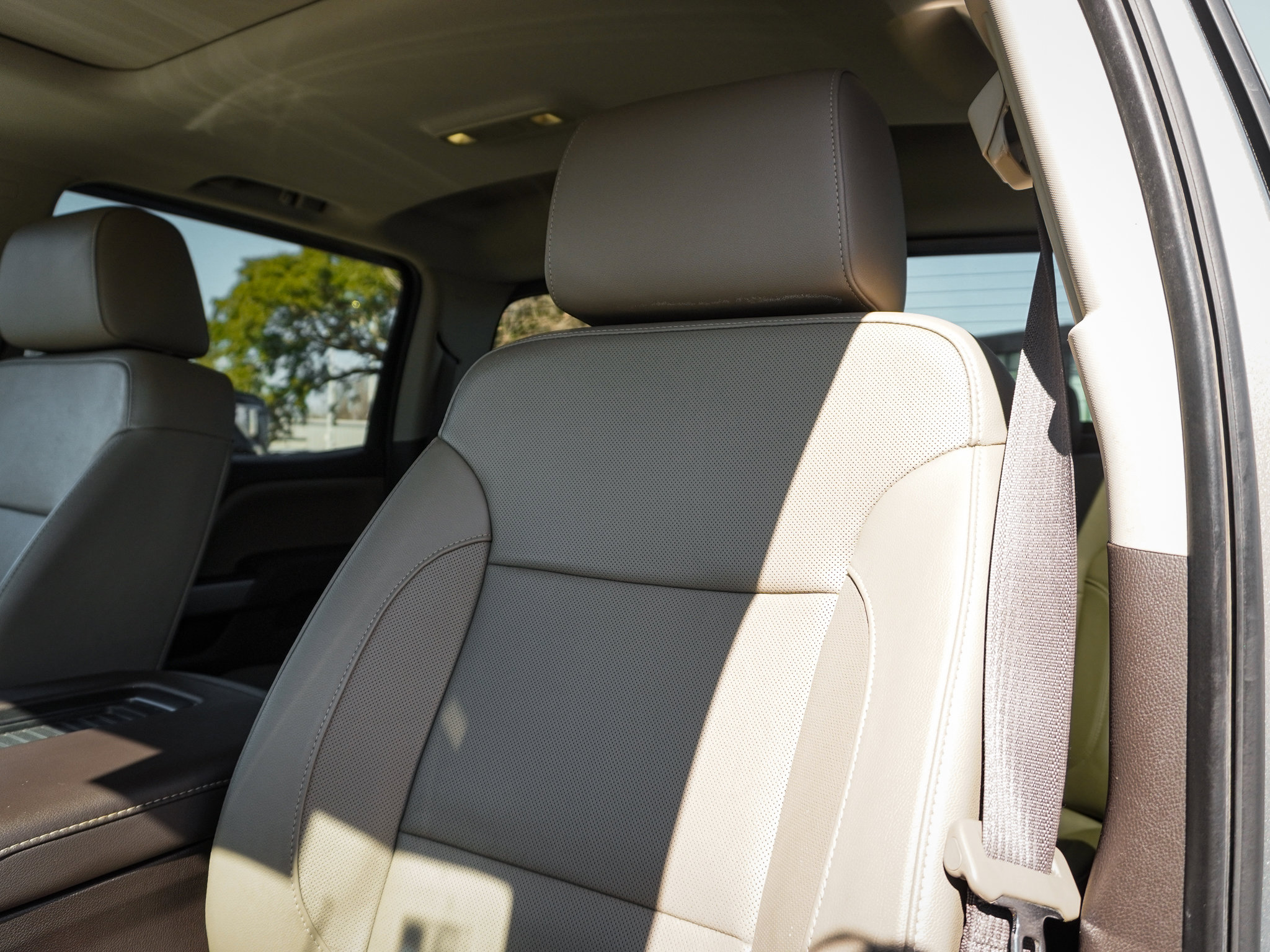 Used 2017 Chevrolet Silverado 1500 LTZ Z71 image 16