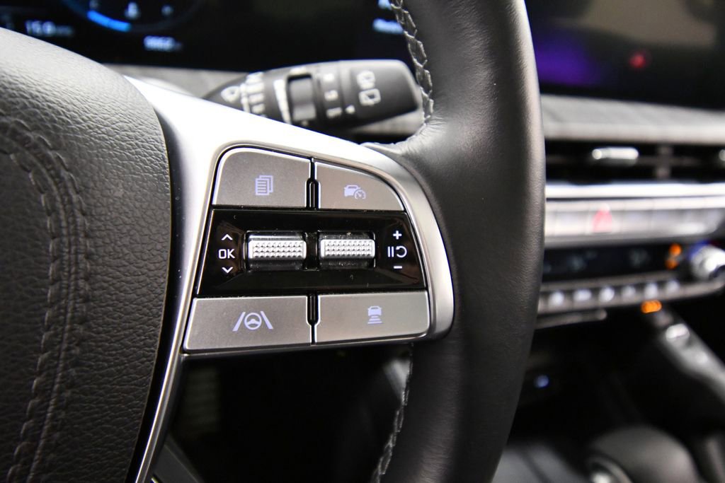 Used 2025 Kia Telluride SX w/ SX Captain's Chair Package image 25