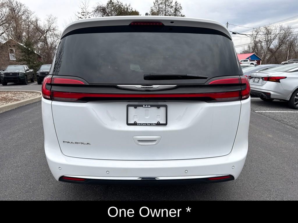 Used 2024 Chrysler Pacifica Touring-L FWD image 8