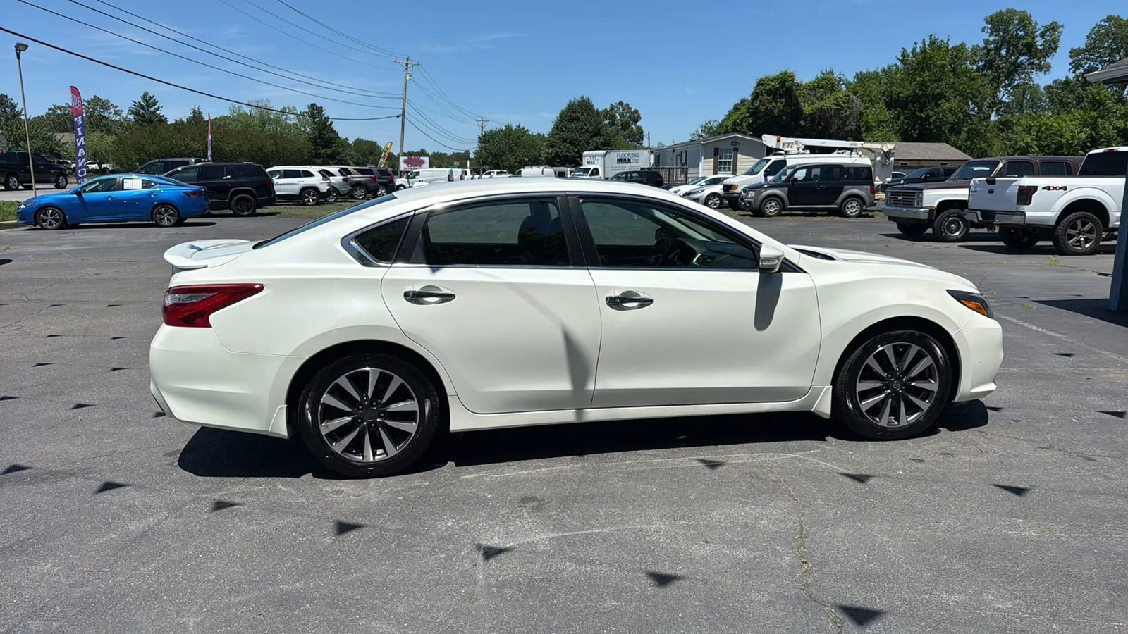 Used 2017 Nissan Altima 2.5 SL w/ 2.5 Technology Package FWD image 7