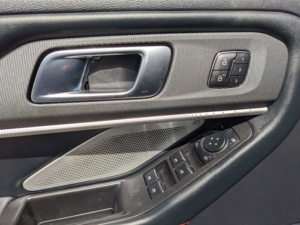 Certified 2025 Ford Explorer ST image 18