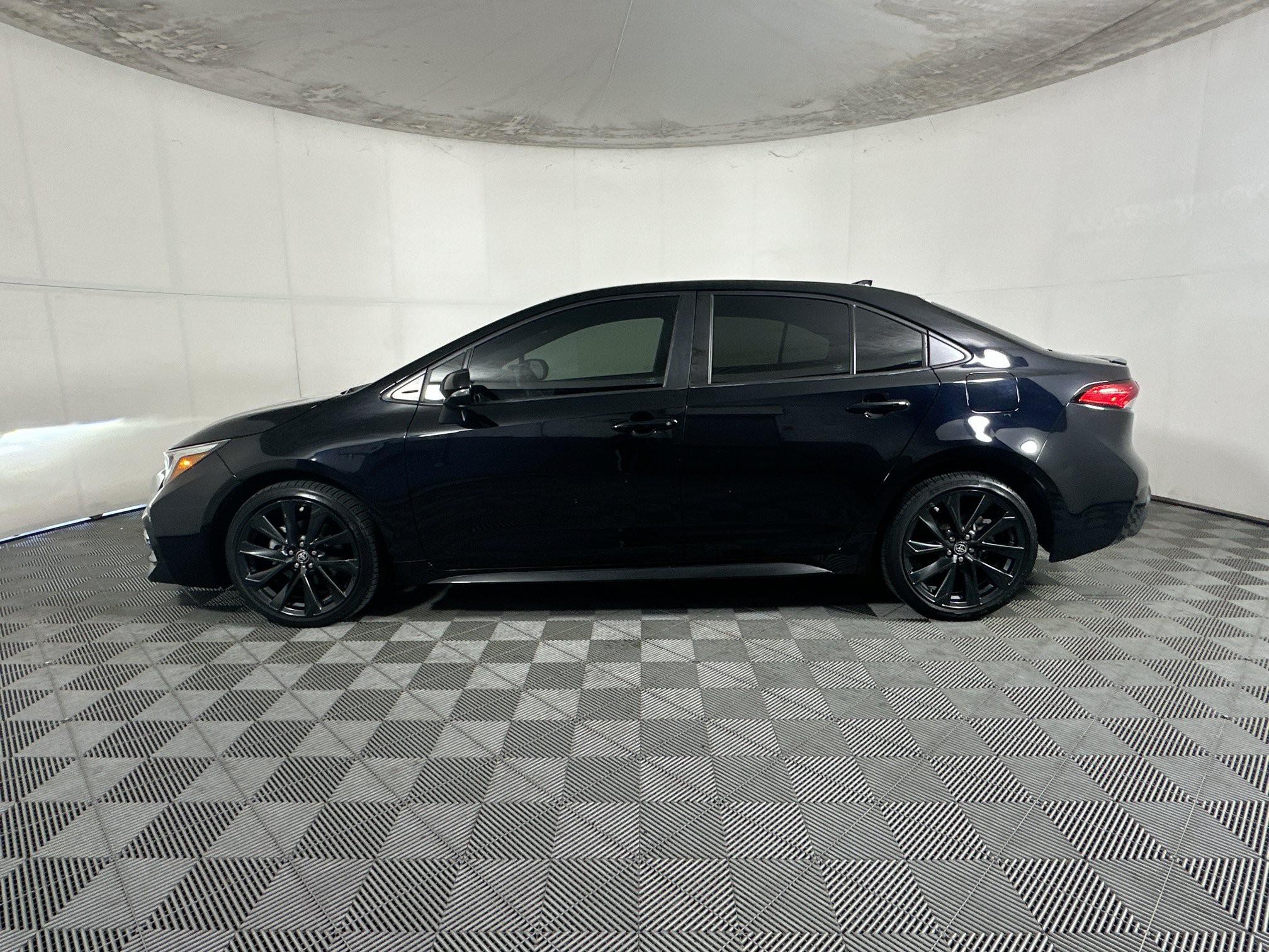 Used 2023 Toyota Corolla SE FWD image 6