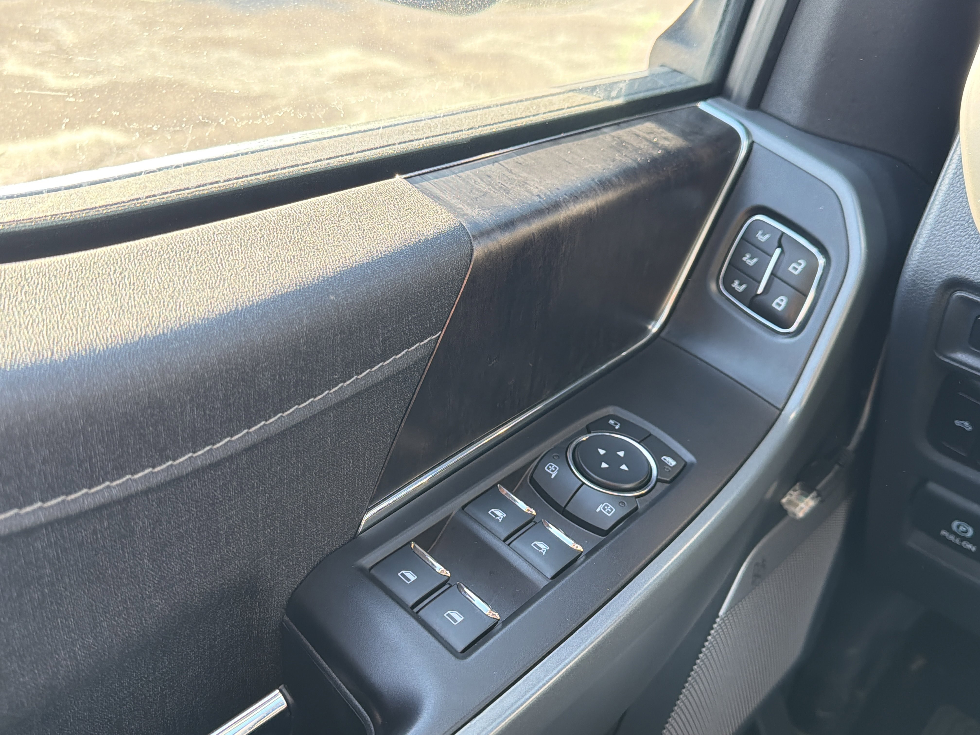 Certified 2023 Ford F150 Lariat w/ Trailer Tow Package image 25