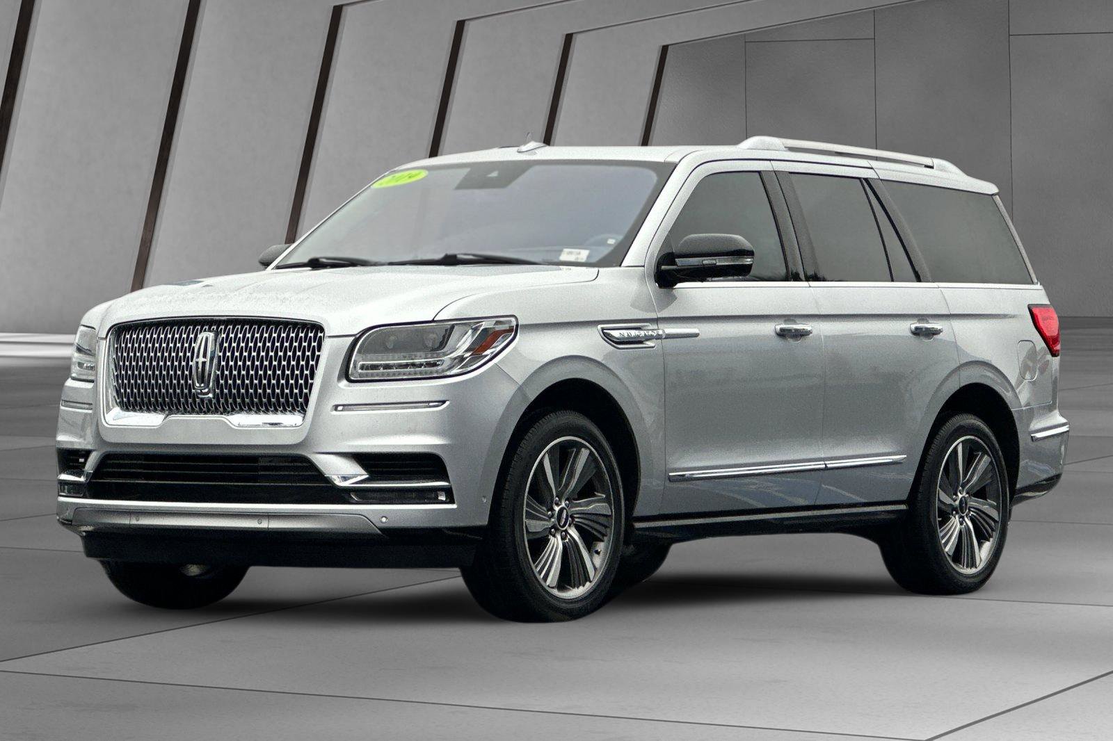 Used 2019 Lincoln Navigator Reserve image 8