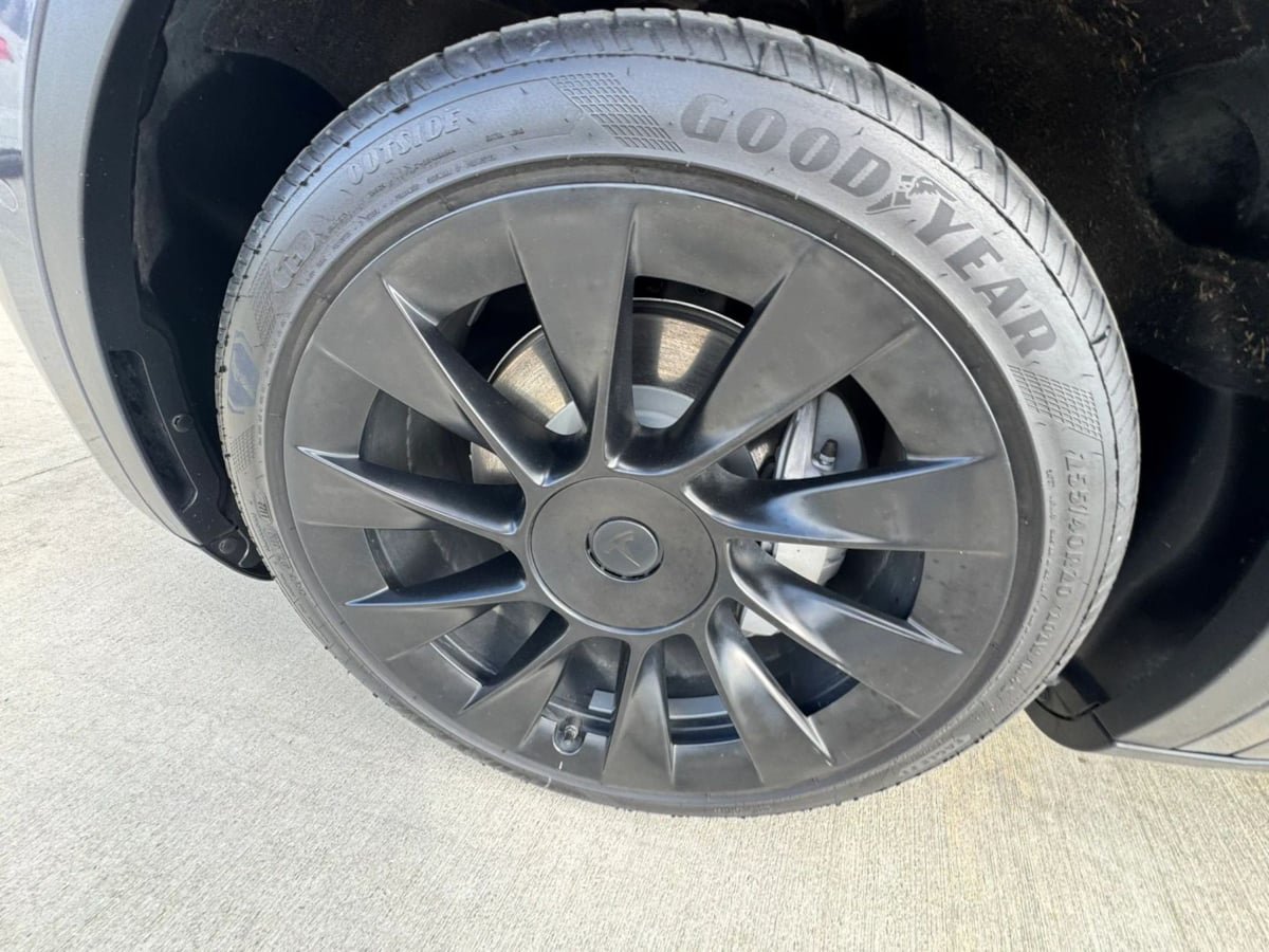 Used 2022 Tesla Model Y Long Range AWD/4WD image 24
