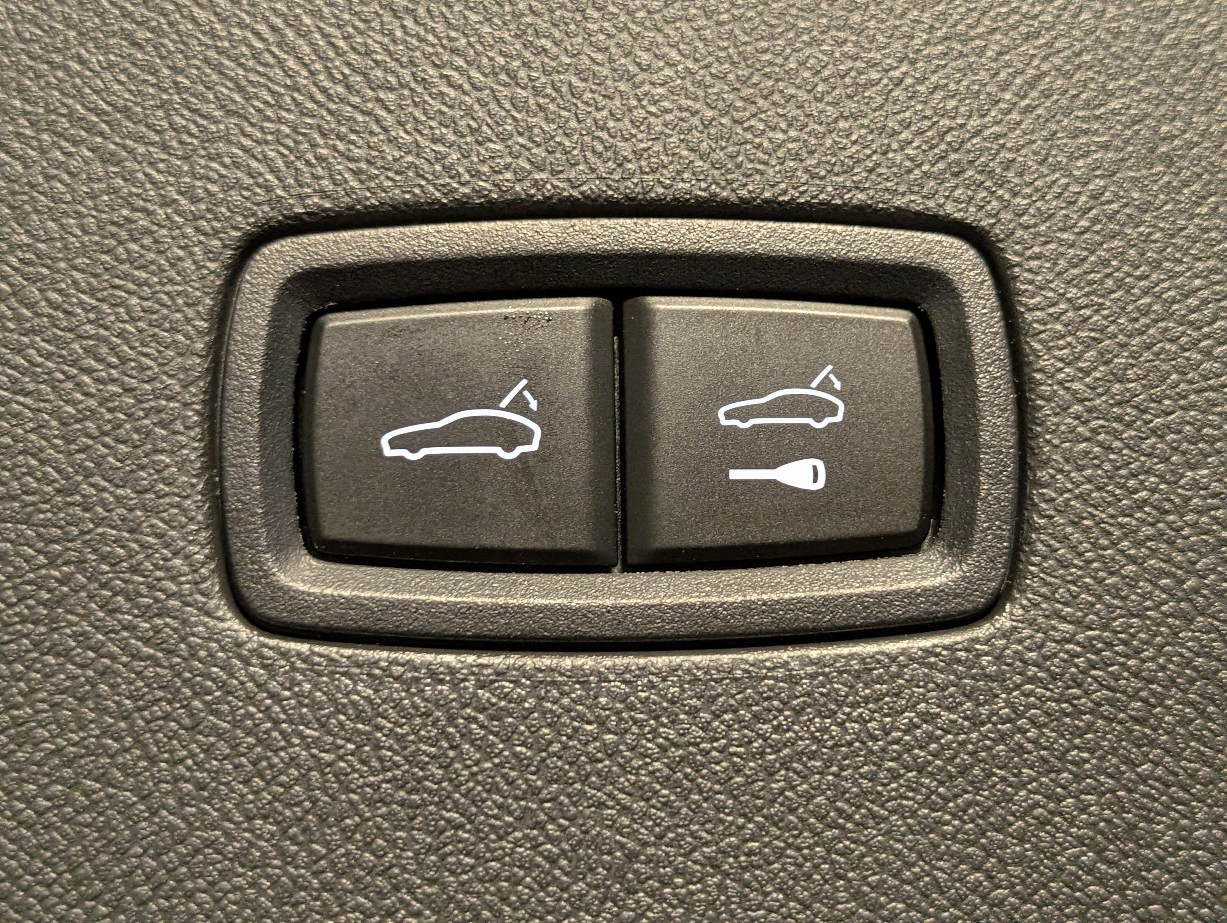 Certified 2025 Porsche Cayenne Coupe image 25