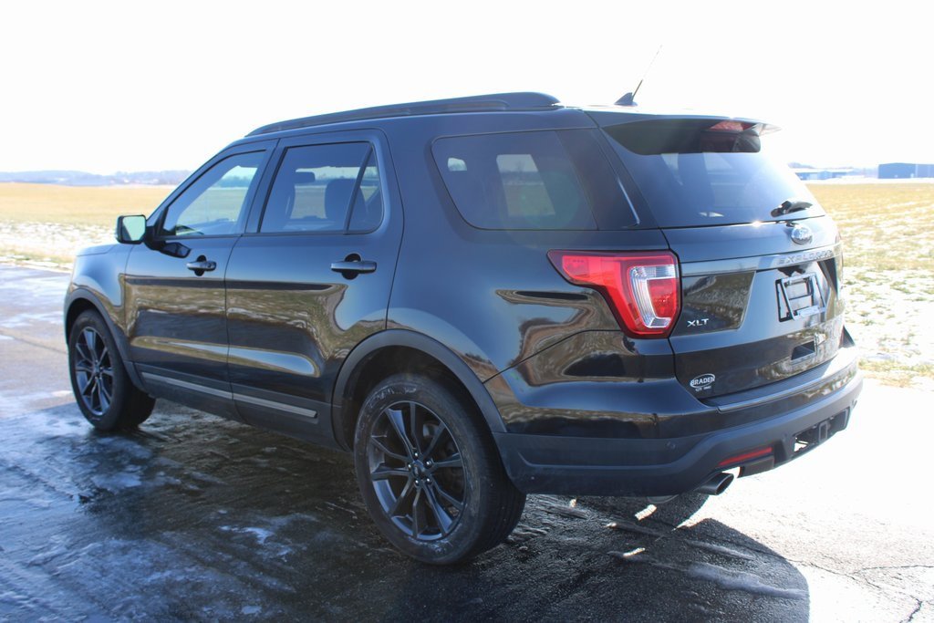 Used 2019 Ford Explorer XLT w/ Equipment Group 202A image 5