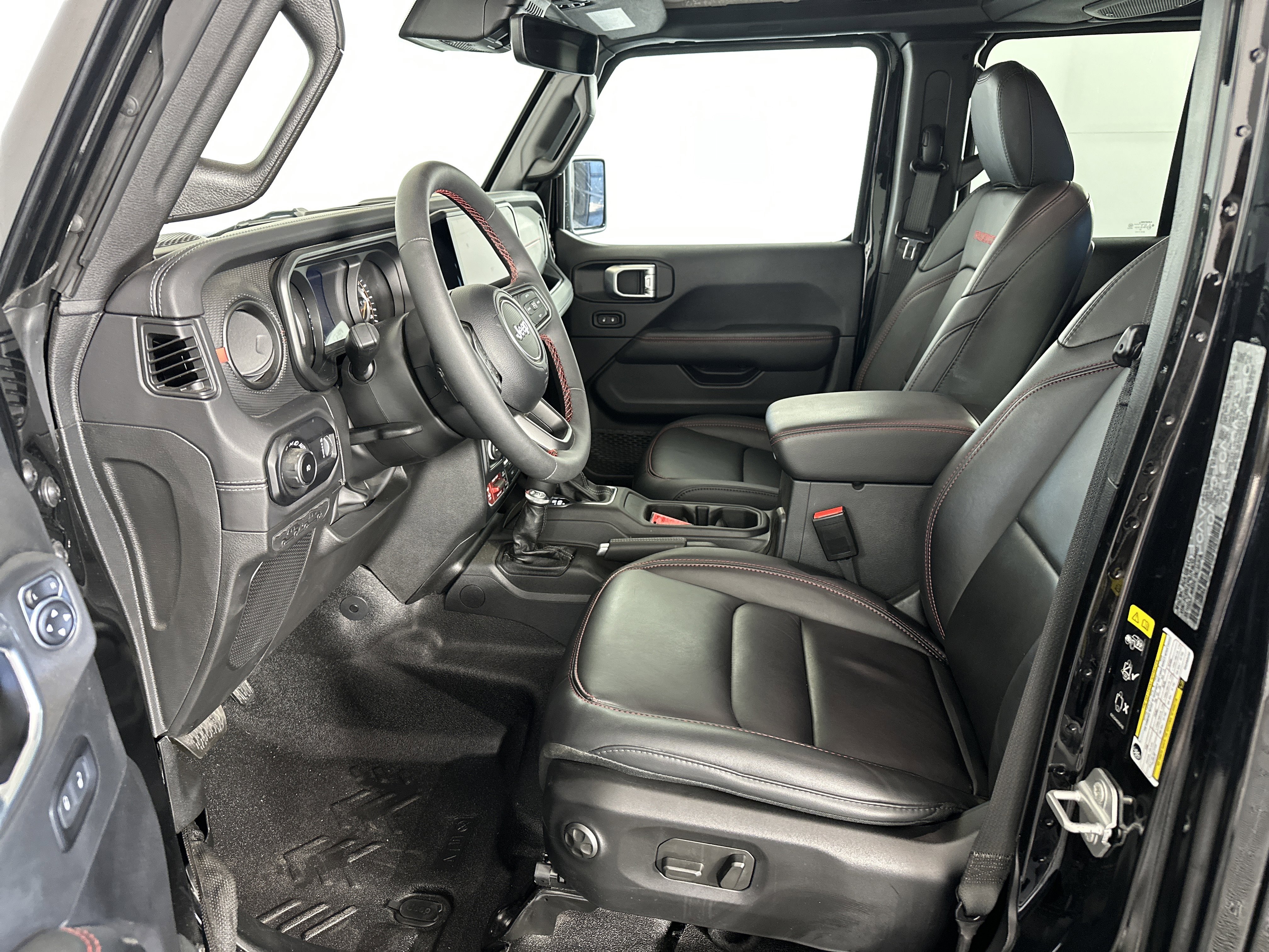 Used 2024 Jeep Wrangler Unlimited Rubicon w/ Technology Group image 6