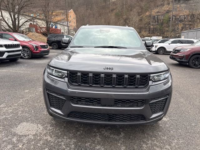 Used 2026 Jeep Grand Cherokee Altitude image 8