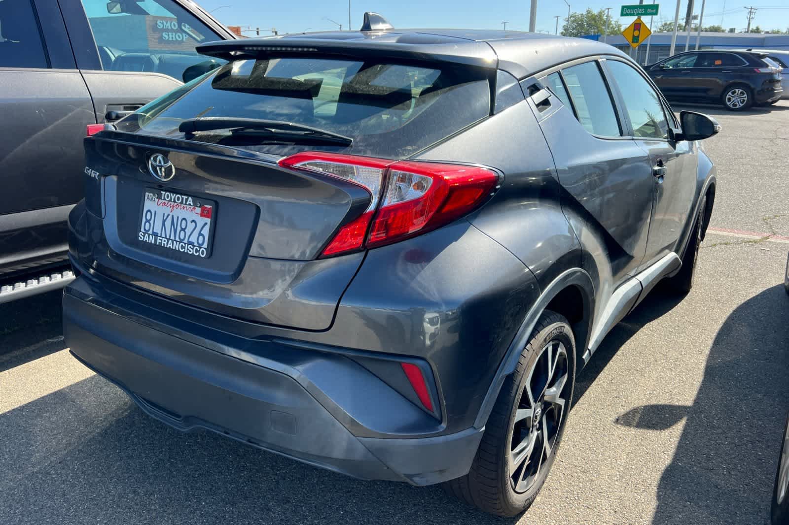 Used 2019 Toyota C-HR XLE FWD image 4