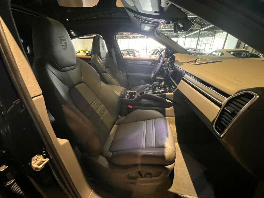 Used 2022 Porsche Cayenne E-Hybrid Coupe image 31