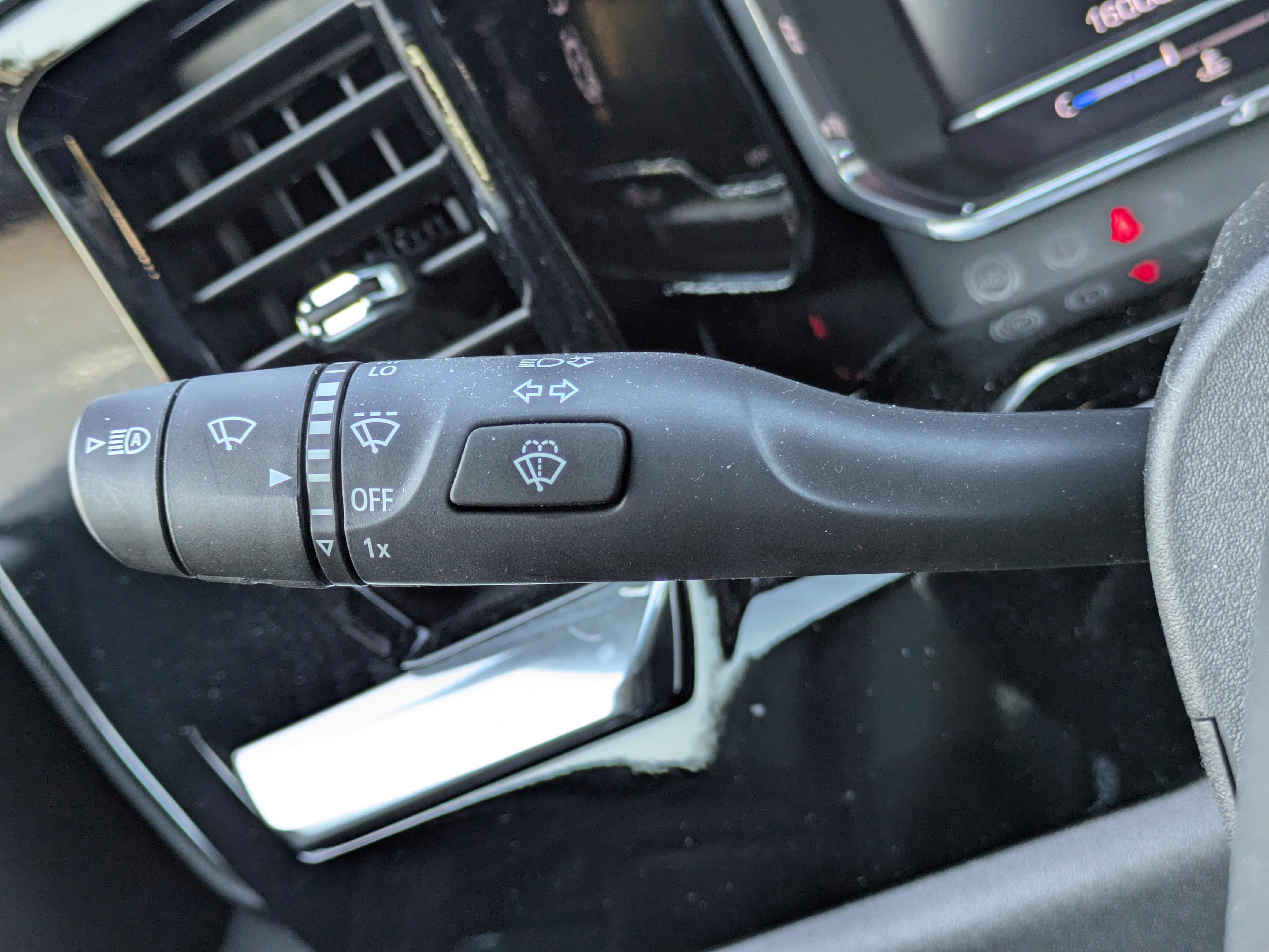 Used 2025 GMC Sierra 1500 SLT w/ SLT Premium Plus Package image 18