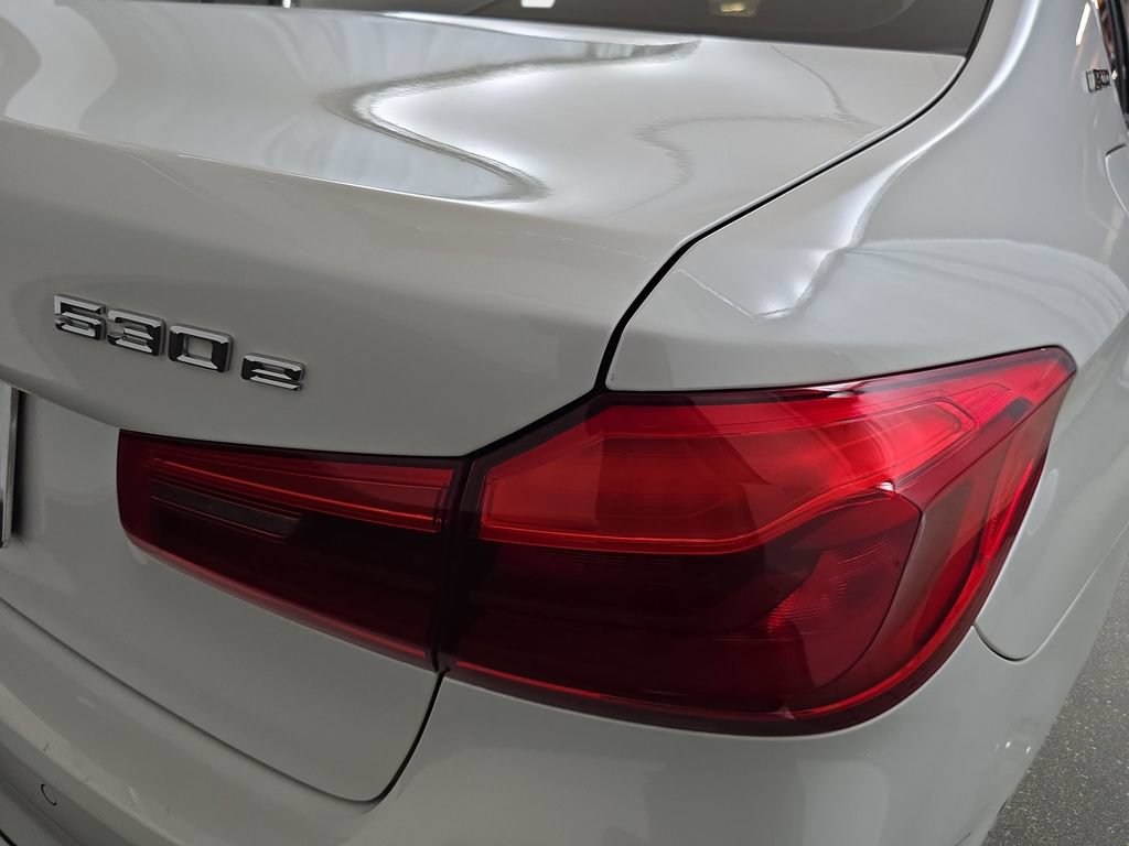 Used 2019 BMW 530e xDrive w/ Convenience Package AWD/4WD image 34
