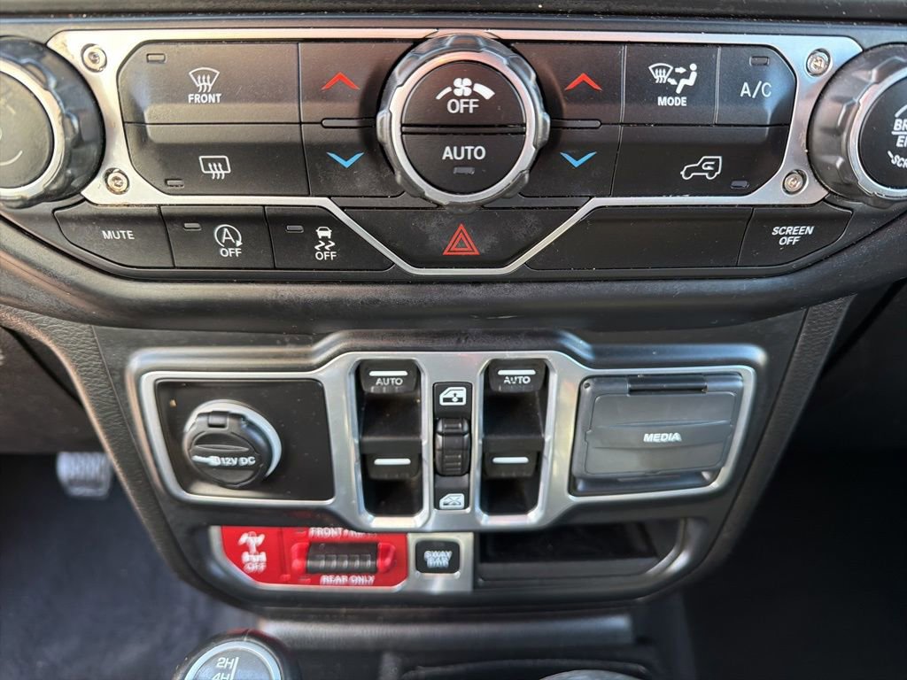 Used 2018 Jeep Wrangler Unlimited Rubicon AWD/4WD image 42