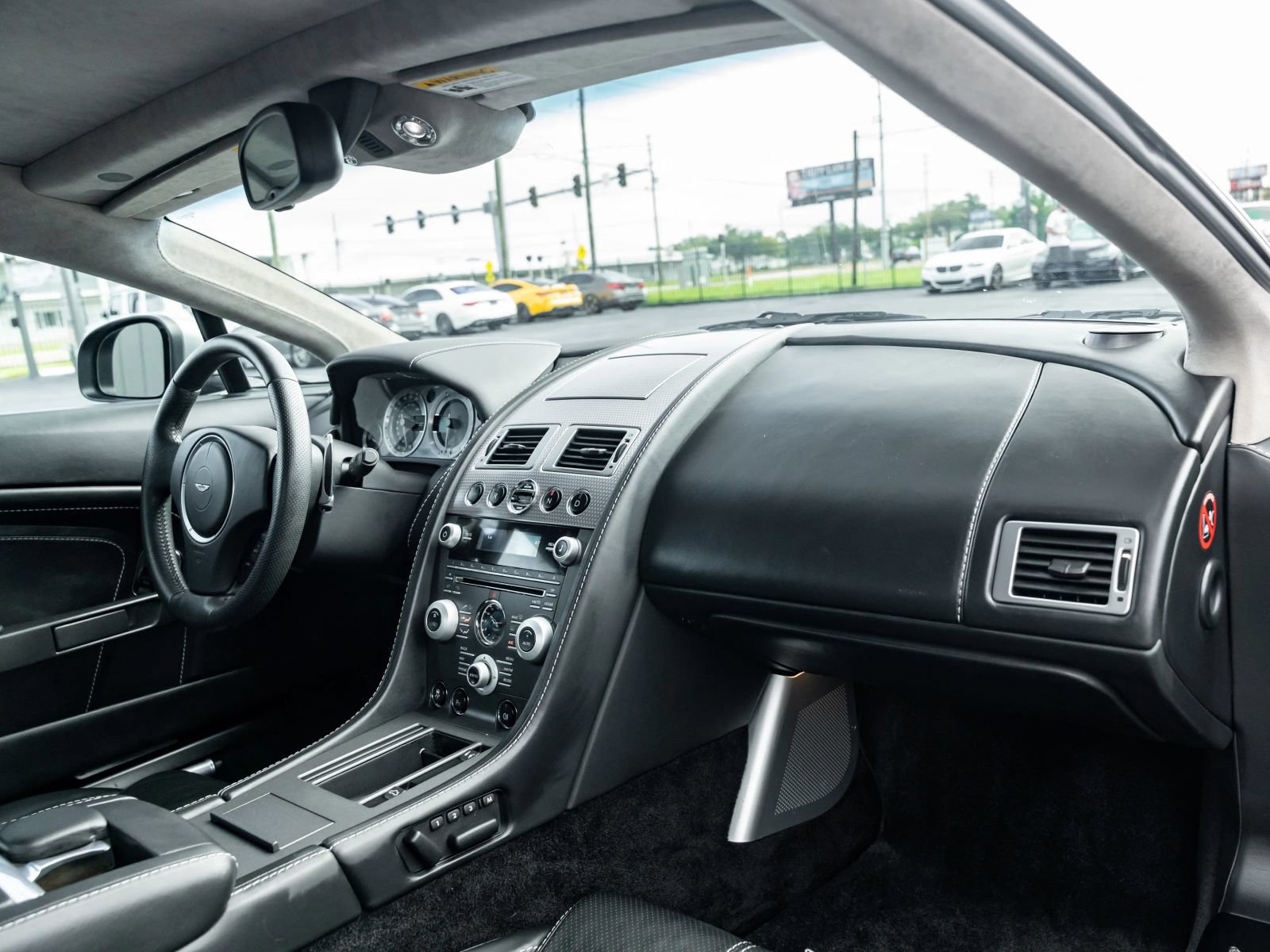 Used 2011 Aston Martin V8 Vantage Coupe RWD image 39