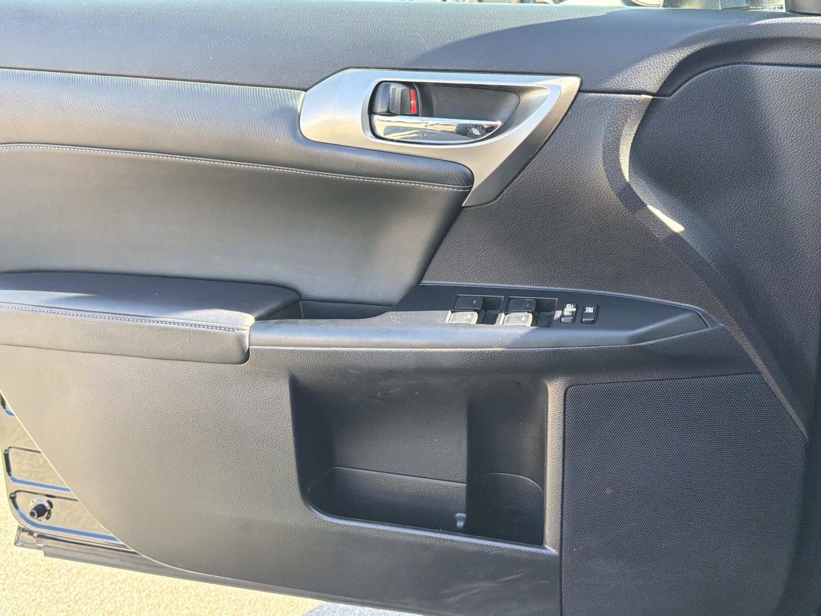 Used 2016 Lexus CT 200h w/ Accessory Package 2 FWD image 16