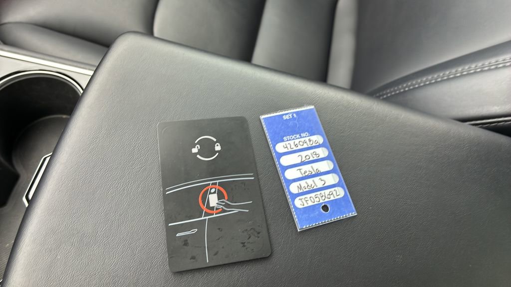 Used 2018 Tesla Model 3 Long Range image 22