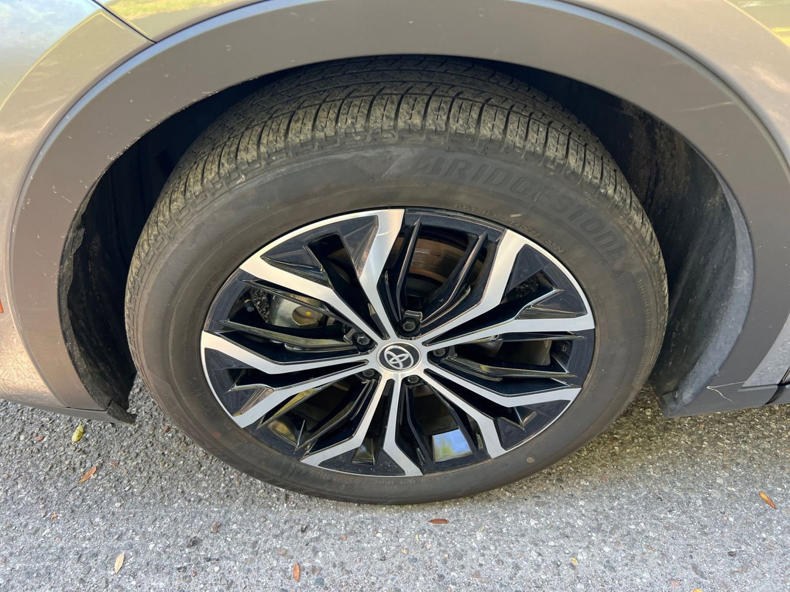 Used 2025 Toyota Crown XLE image 25