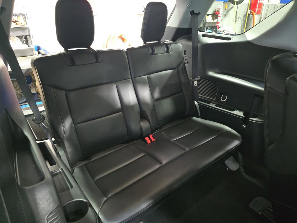 Used 2023 Ford Explorer XLT w/ Equipment Group 202A image 14