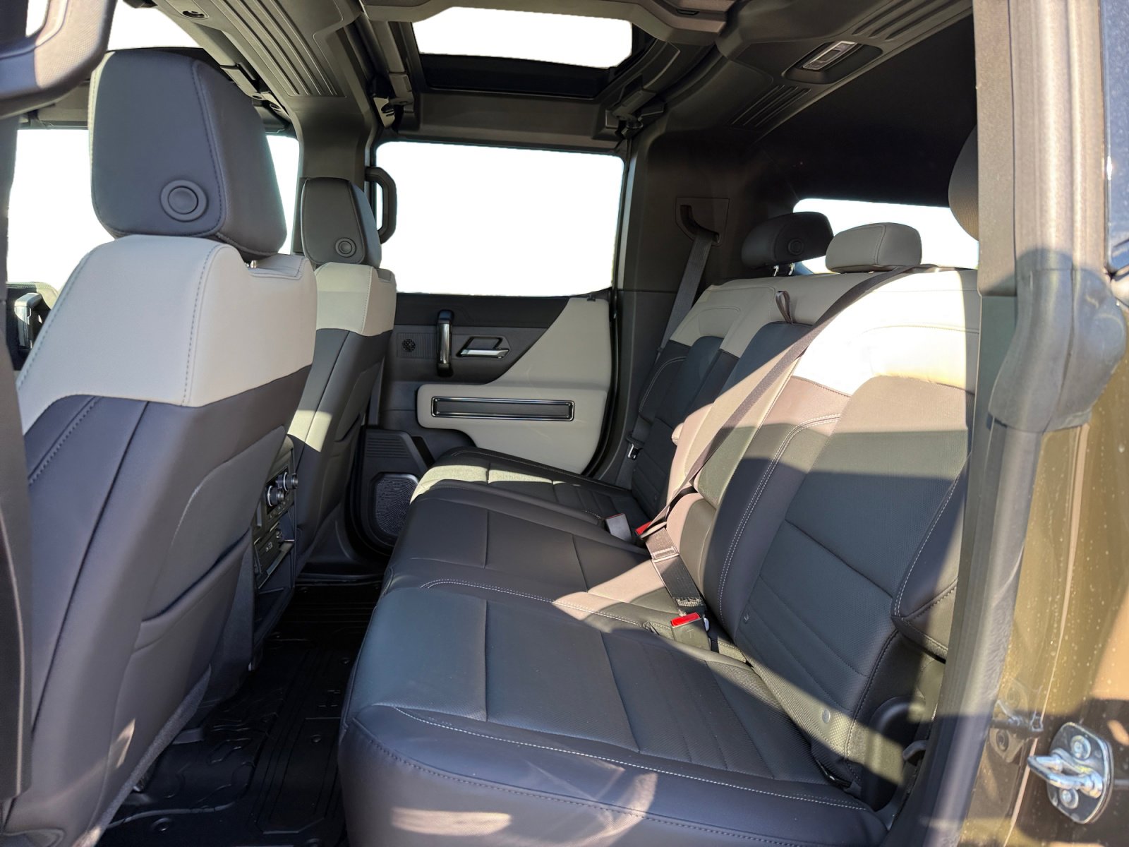 New 2026 GMC Hummer EV SUV image 16