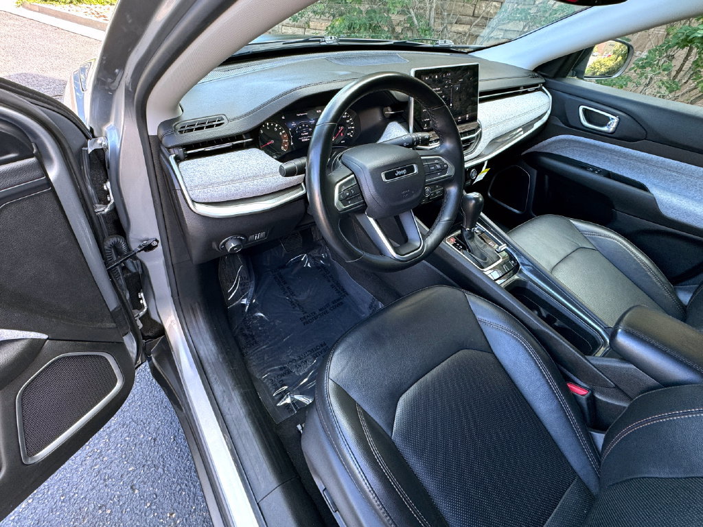 Used 2022 Jeep Compass Latitude w/ Mopar Graphics Package AWD/4WD image 22